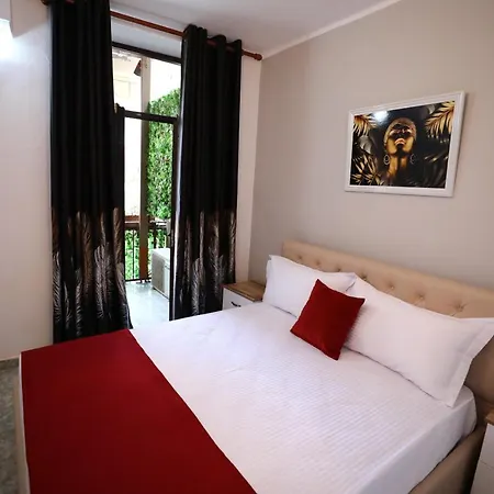 Little Corner * Tirana