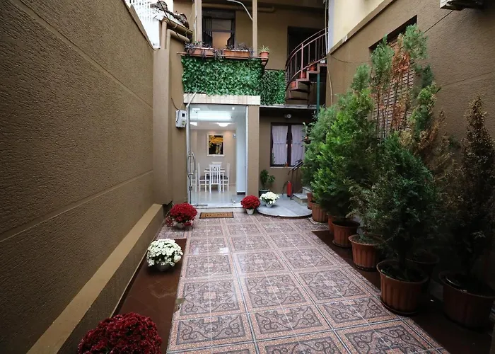 Little Corner Hostal *